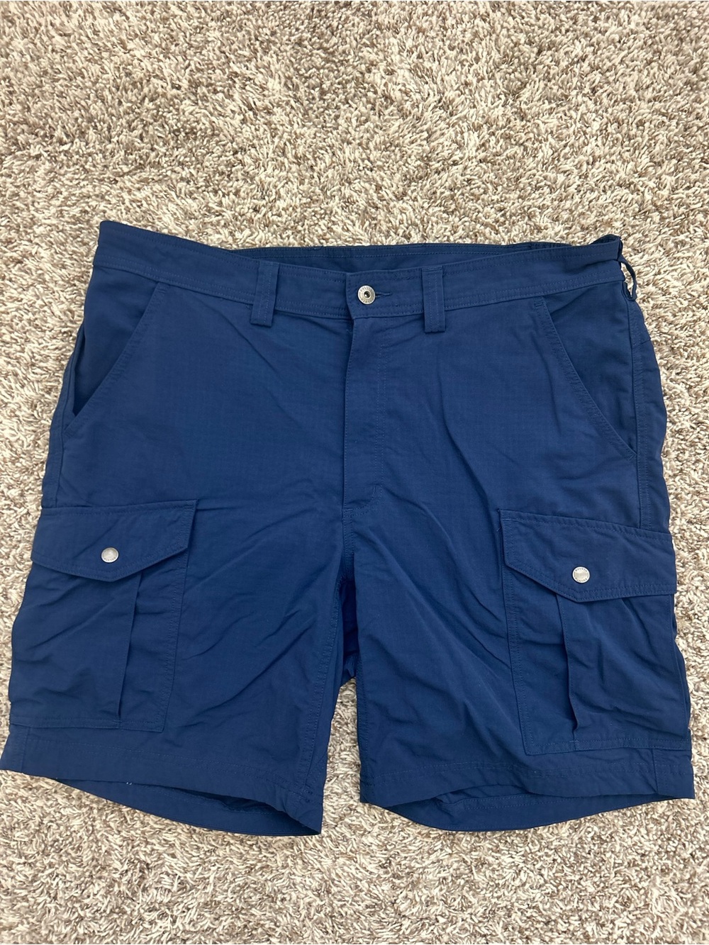 Duluth Trading Men's Armachillo Cooling Relaxed Fit 9” Cargo Shorts Size 38 blue